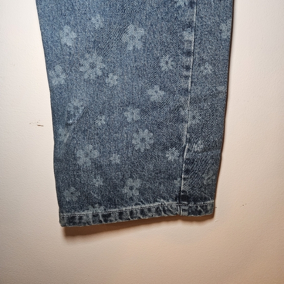 Floral Patterned Blue Jeans - Picture 2 of 12